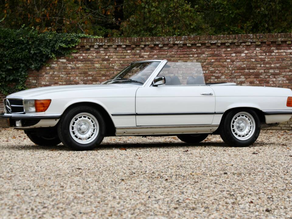Bild 20/50 von Mercedes-Benz 280 SL (1977)