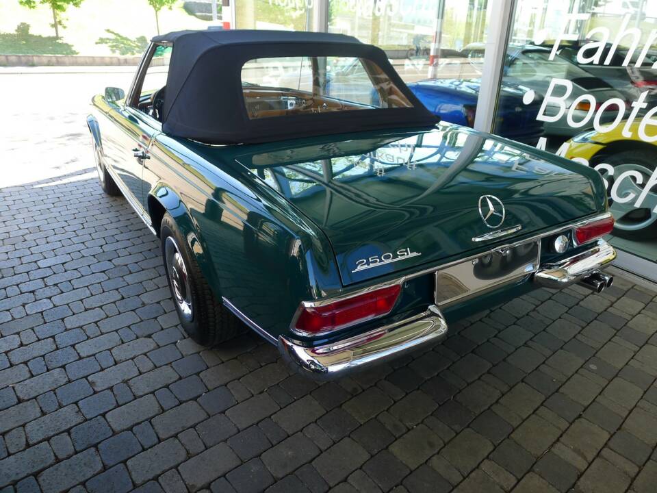 Image 3/15 de Mercedes-Benz 250 SL (1967)