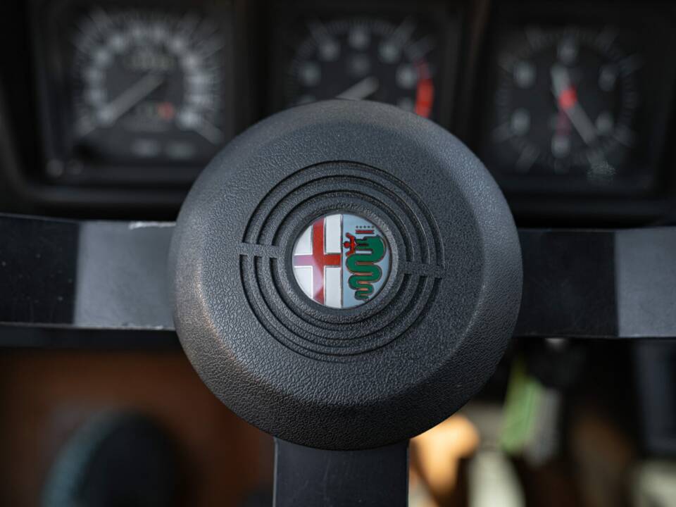 Bild 40/50 von Alfa Romeo GTV 6 2.5 (1981)