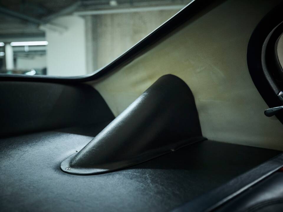 Afbeelding 49/60 van Aston Martin DB 6 (1968)