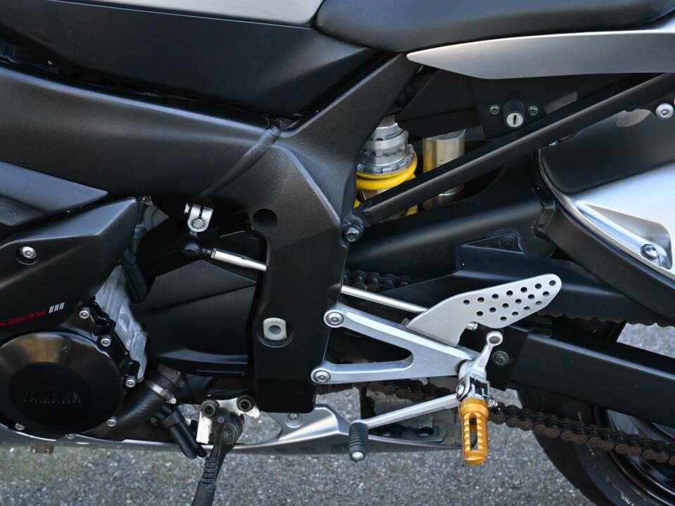 Bild 23/49 von Yamaha YZF-R1 (2002)