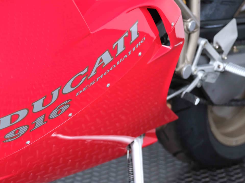 Bild 33/93 von Ducati 916 Strada (1994)