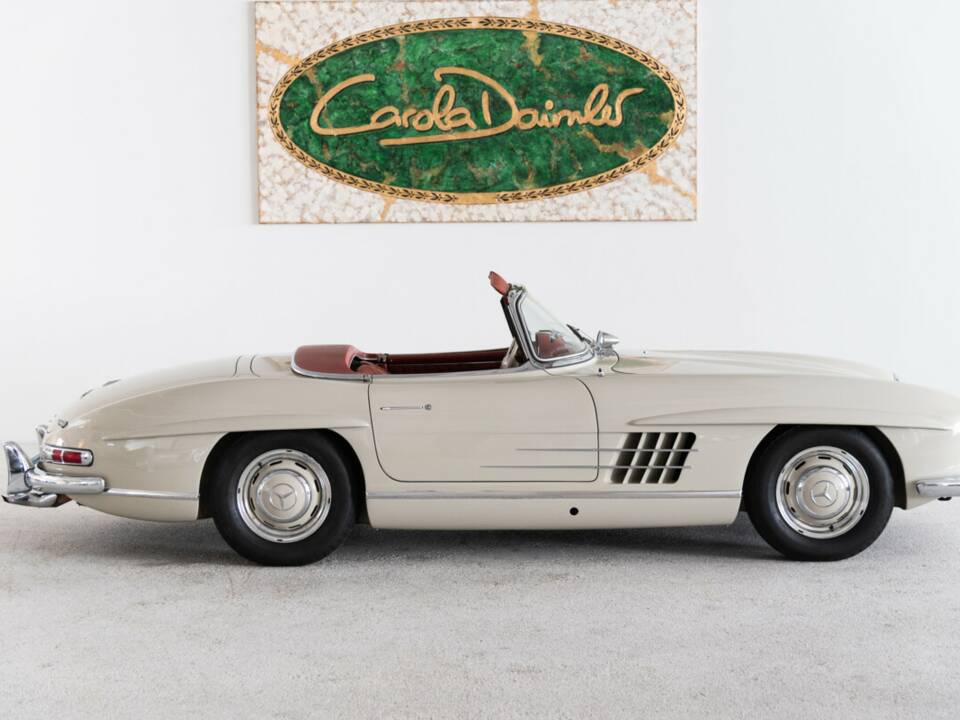 Image 12/50 of Mercedes-Benz 300 SL Roadster (1961)