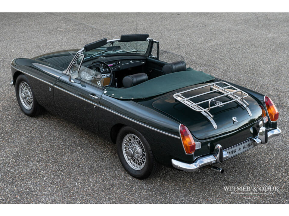 Image 8/28 of MG MGB (1970)