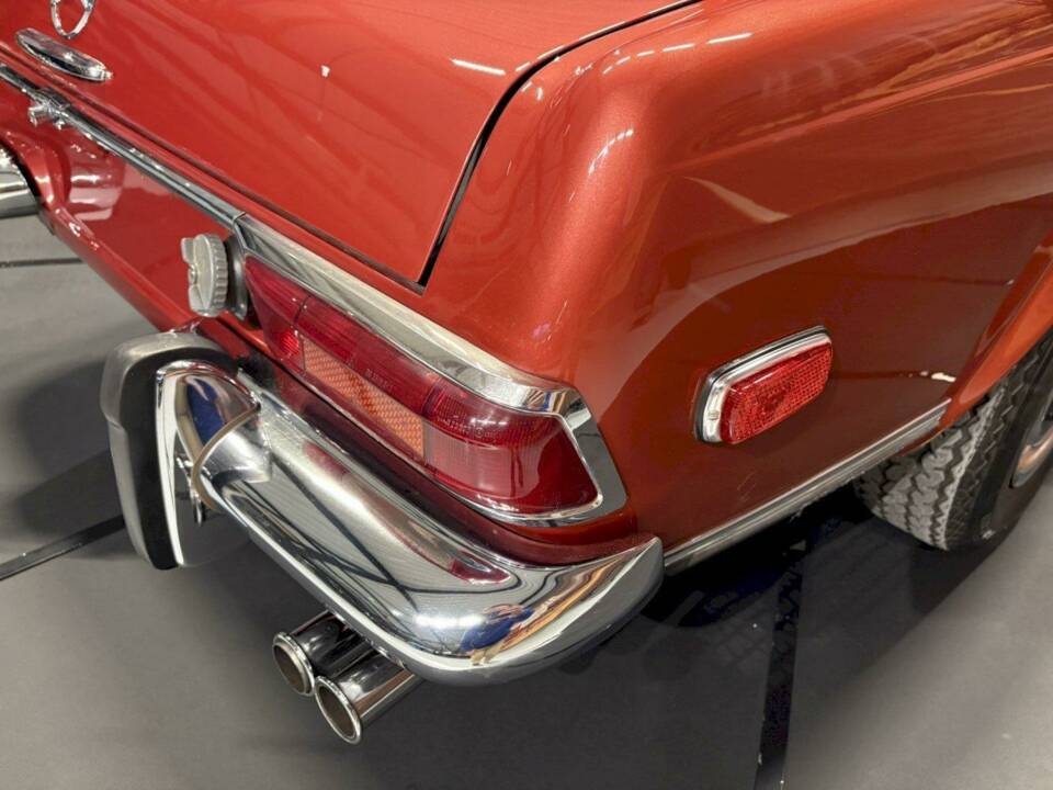 Image 14/35 de Mercedes-Benz 280 SL (1969)