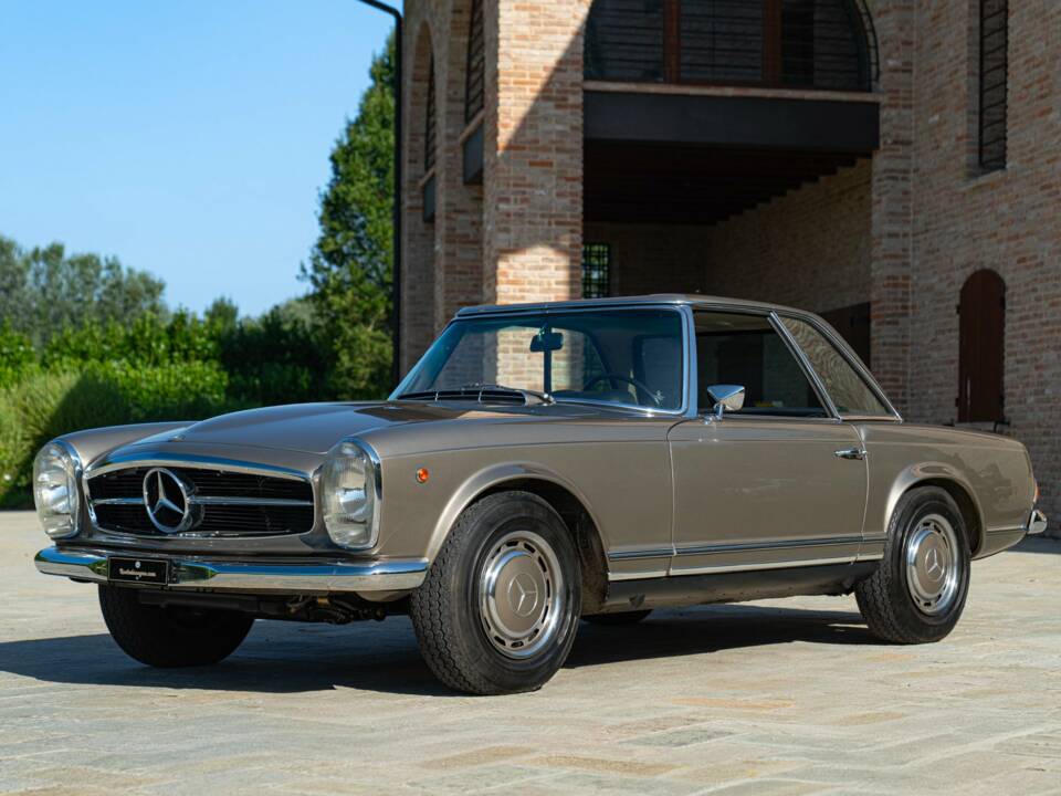 Immagine 4/50 di Mercedes-Benz 280 SL (1969)