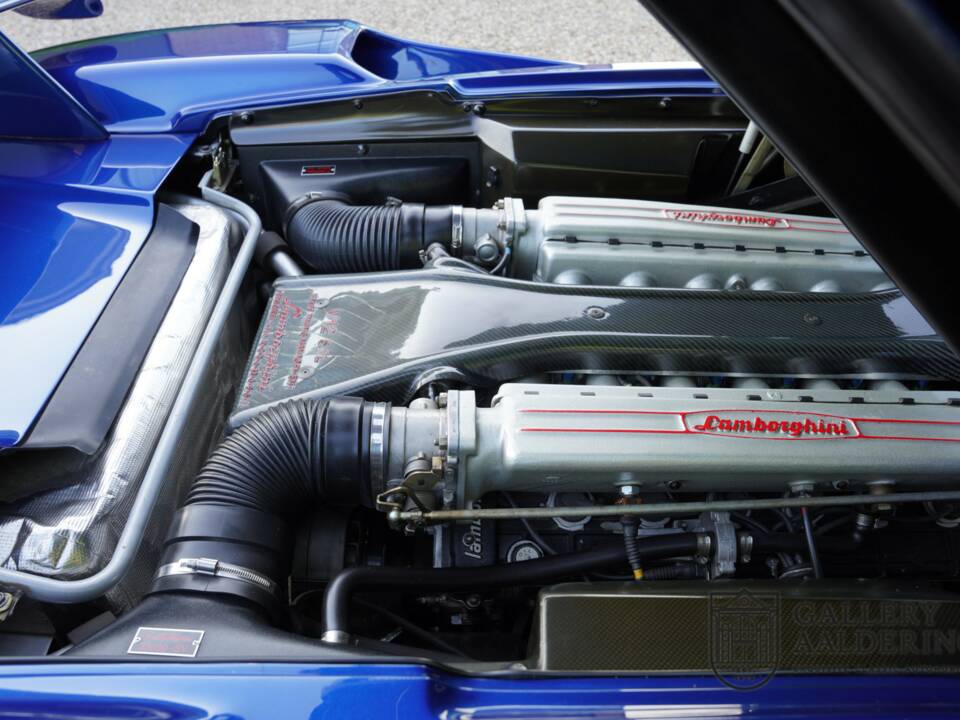 Image 14/50 of Lamborghini Diablo VT Roadster (1996)