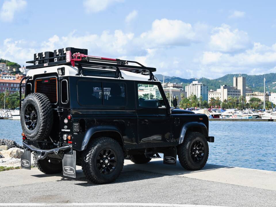 Image 29/70 of Land Rover Defender 90 TD4 (2007)