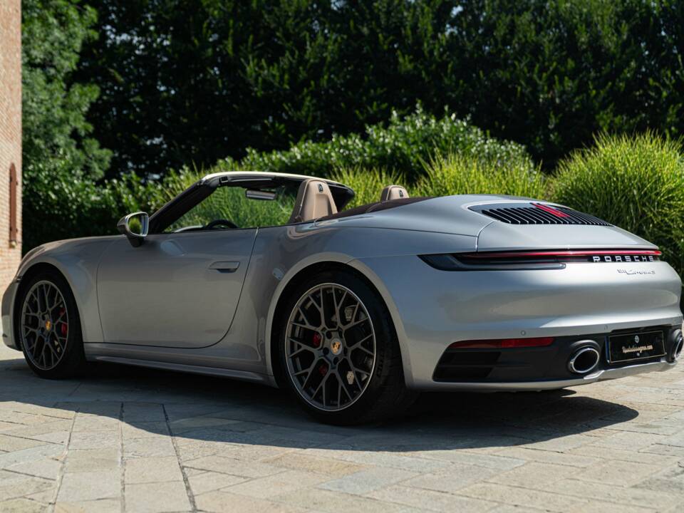 Image 11/50 of Porsche 911 Carrera 4S (2019)