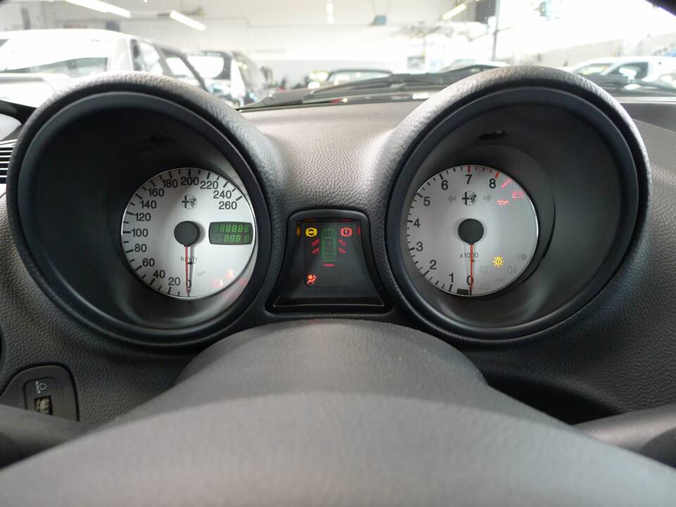 Image 38/39 of Alfa Romeo 156 2.5 V6 (1998)