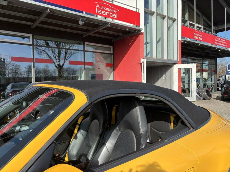 Bild 26/30 von Porsche 911 Carrera 4S (2005)