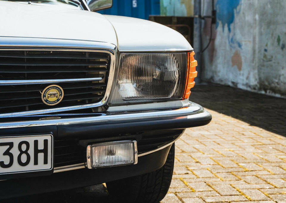 Image 8/8 of Mercedes-Benz 380 SL (1983)