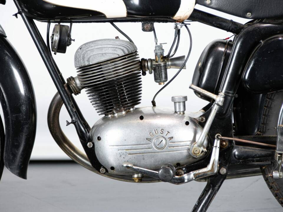 Immagine 21/50 di MV Agusta 125 TR (1958)