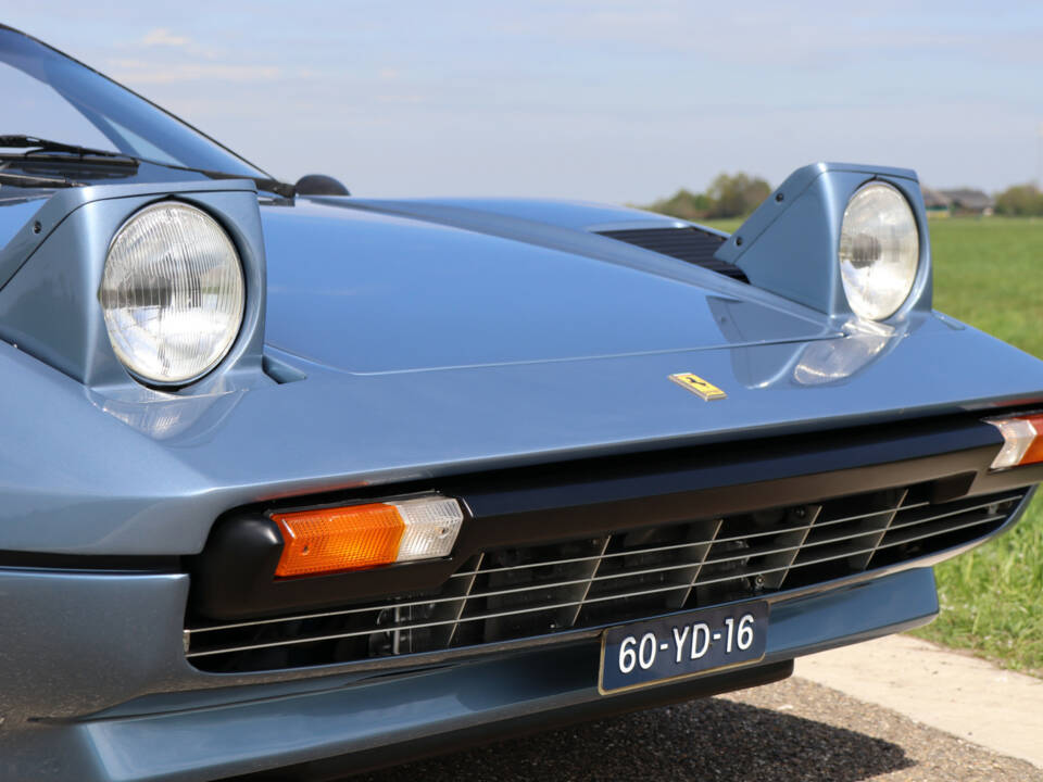 Image 32/50 of Ferrari 308 GTB (1976)