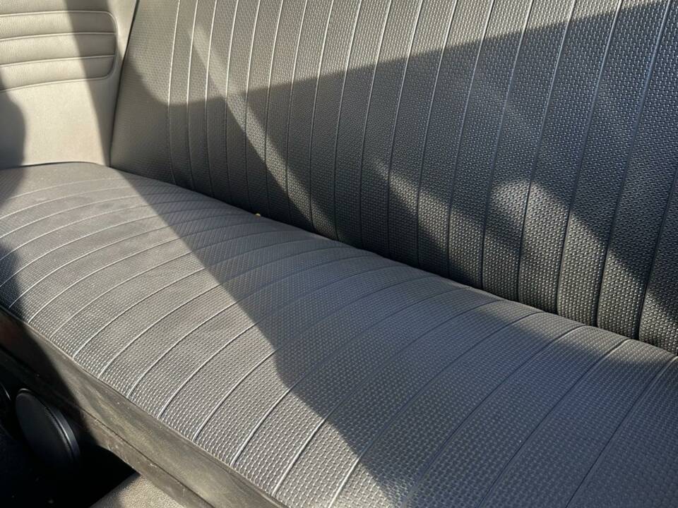 Image 16/21 of Volkswagen Beetle 1200 (1969)