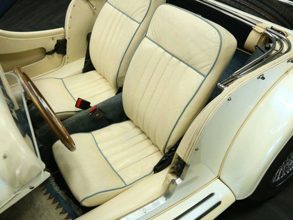 Bild 13/30 von Morgan Plus 8 Inj. (1987)