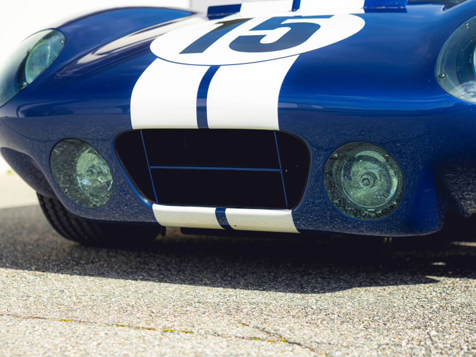 Imagen 6/15 de Shelby Daytona Cobra Coupe (1964)