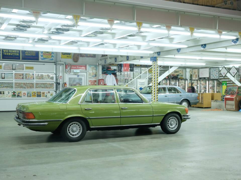Image 15/50 de Mercedes-Benz 450 SEL 6,9 (1976)