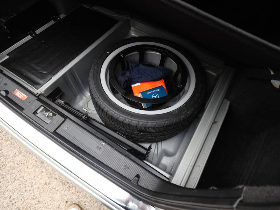 Image 63/98 de Mercedes-Benz E 50 AMG (1996)