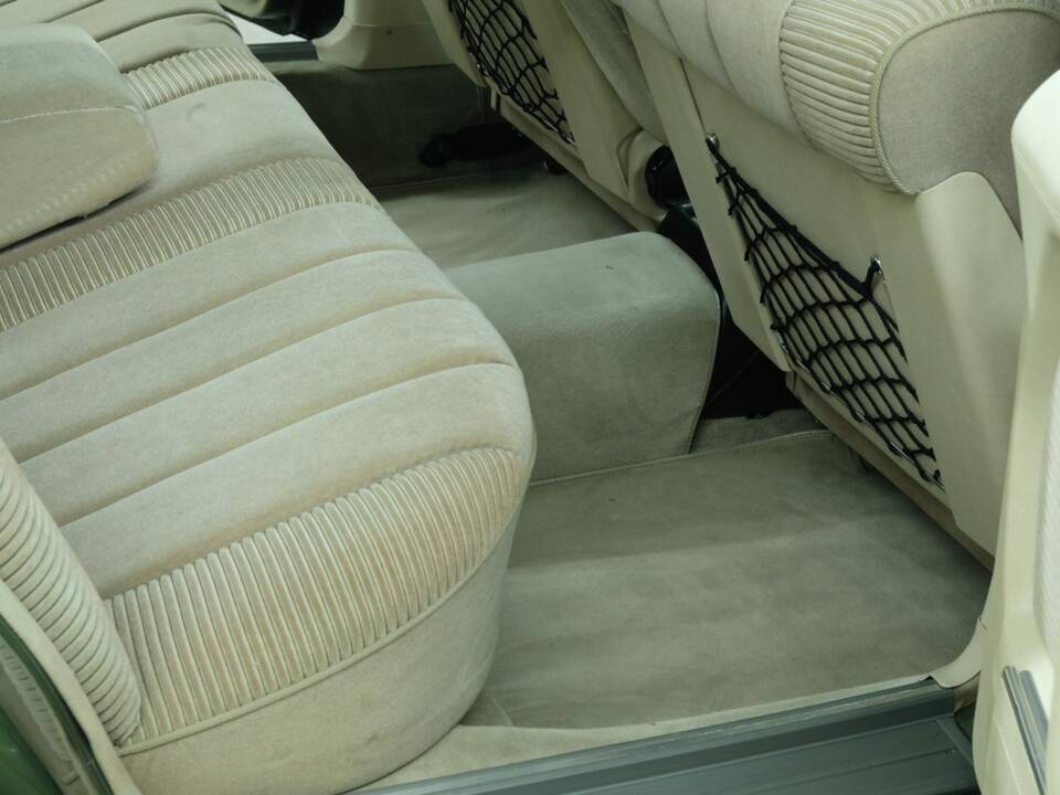 Image 36/50 de Mercedes-Benz 450 SEL 6,9 (1975)