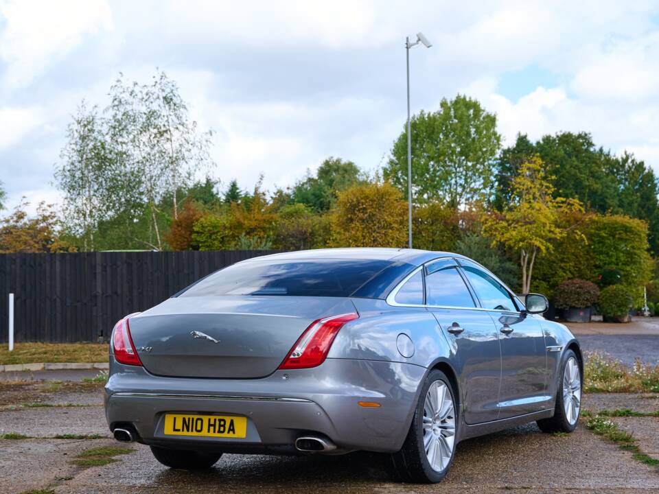 Bild 9/50 von Jaguar XJ 5.0 (2010)