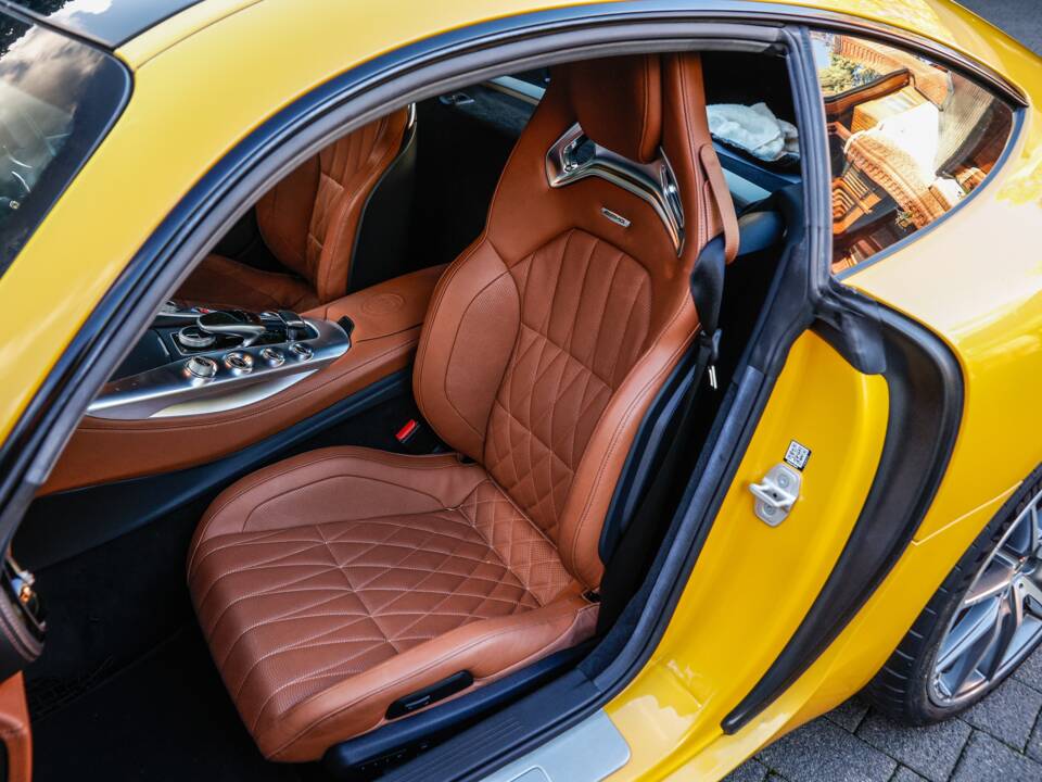 Bild 30/36 von Mercedes-AMG GT-S (2018)