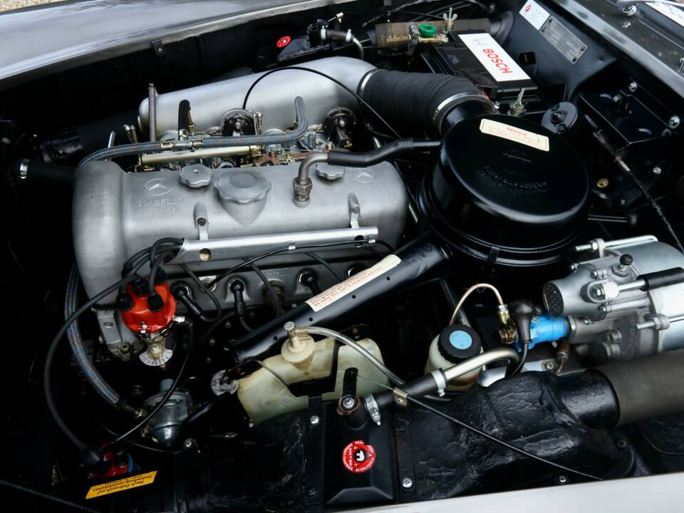 Image 31/50 of Mercedes-Benz 190 SL (1956)