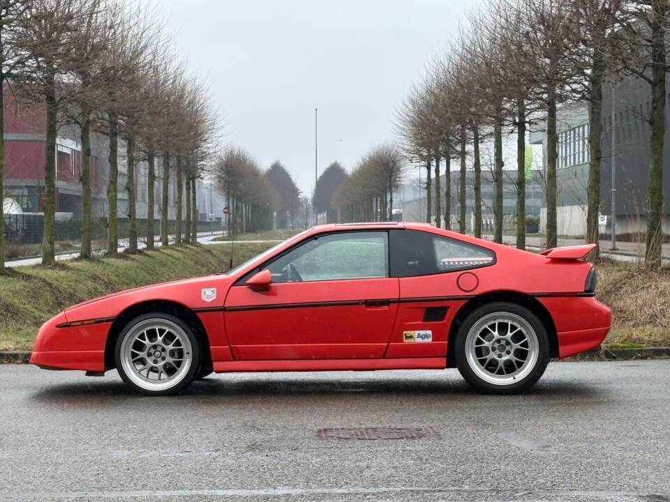 Image 4/31 de Pontiac Fiero GT (1987)