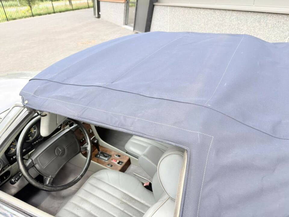 Image 30/50 de Mercedes-Benz 560 SL (1988)