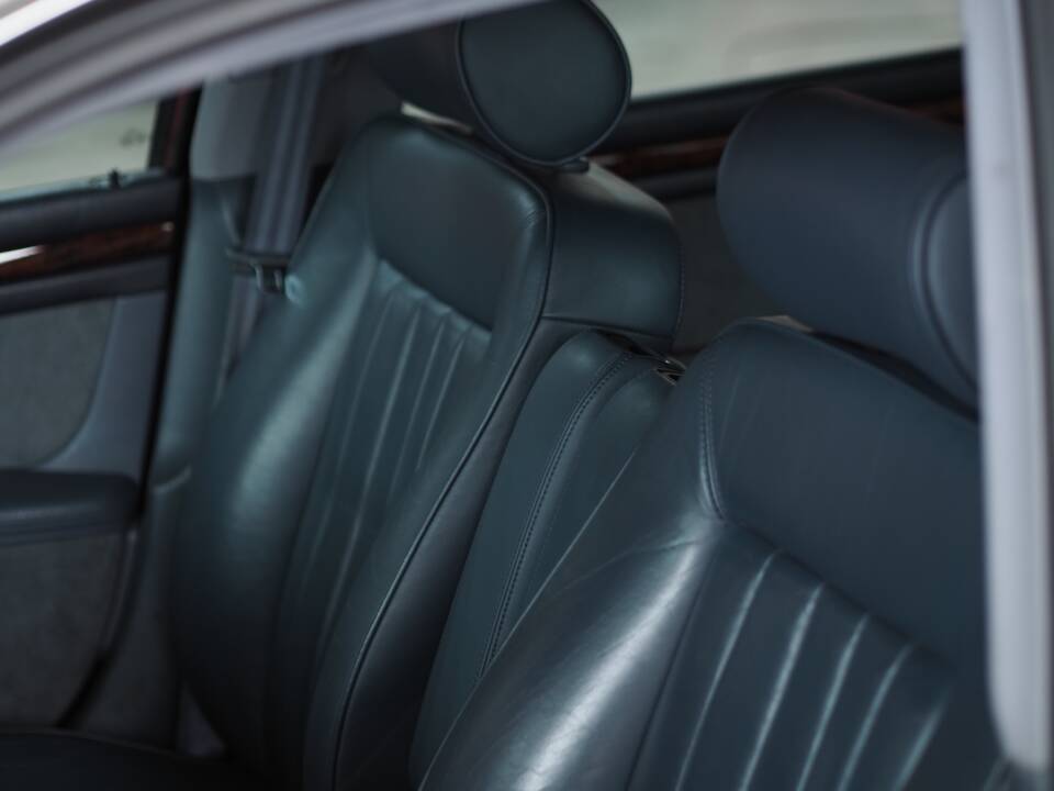 Bild 50/55 von Audi A8 3.7 quattro (2000)
