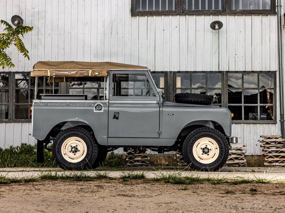 Image 3/8 of Land Rover 88 (1962)