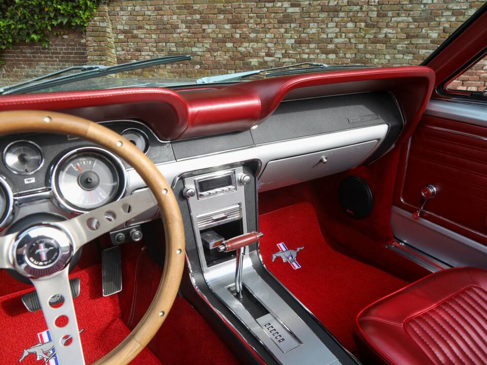 Immagine 28/50 di Ford Mustang GT (1968)
