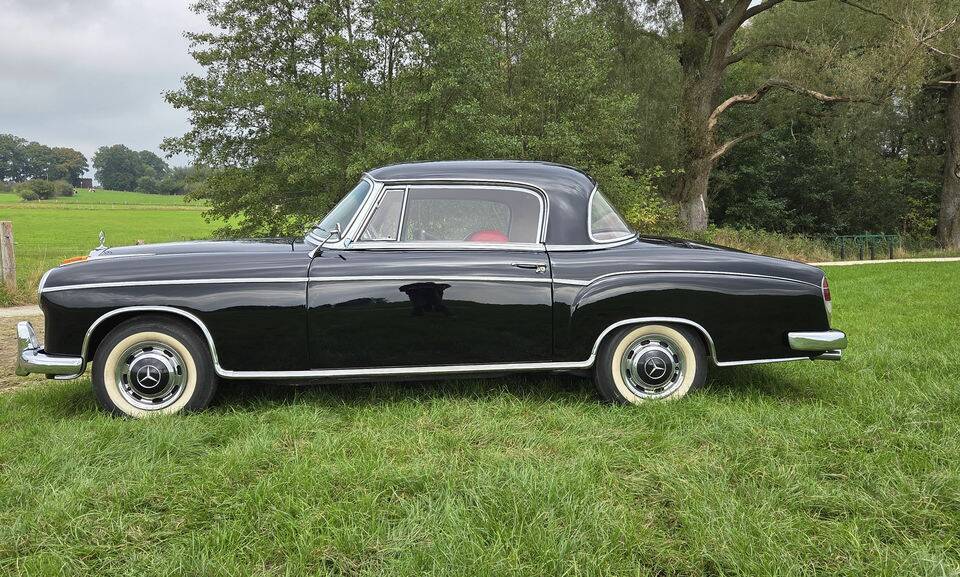 Image 5/8 of Mercedes-Benz 220 S (1959)