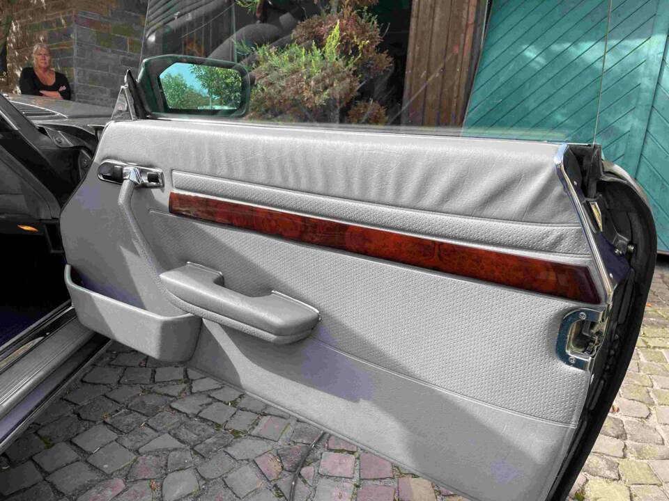 Immagine 14/56 di Mercedes-Benz 500 SL (1985)