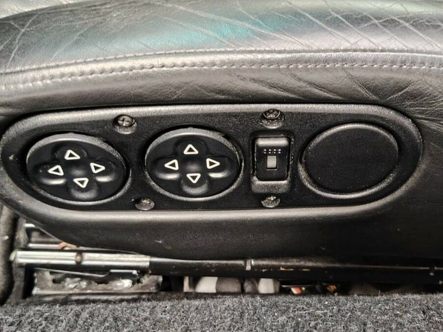 Bild 48/72 von Porsche 911 Carrera 4S (1995)