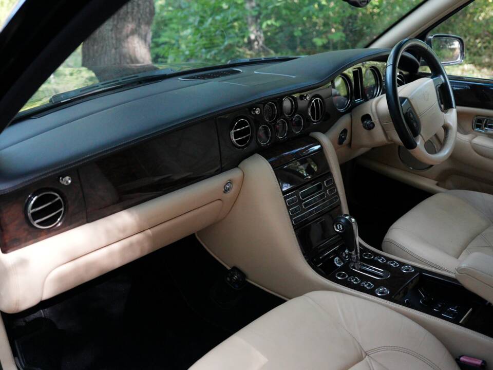 Image 3/50 of Bentley Arnage T (2004)