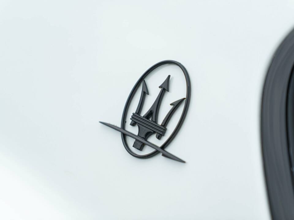 Bild 15/50 von Maserati GranTurismo 4.2 (2008)