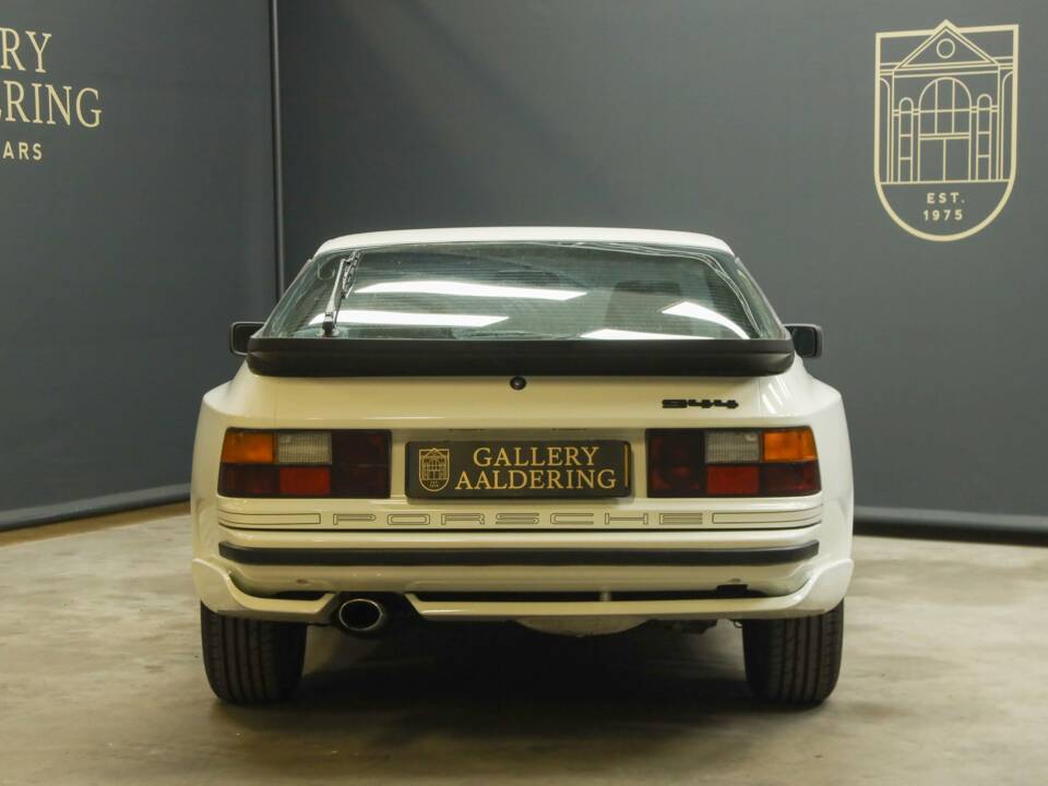 Obraz 6/50 pojazdu Porsche 944 (1986)