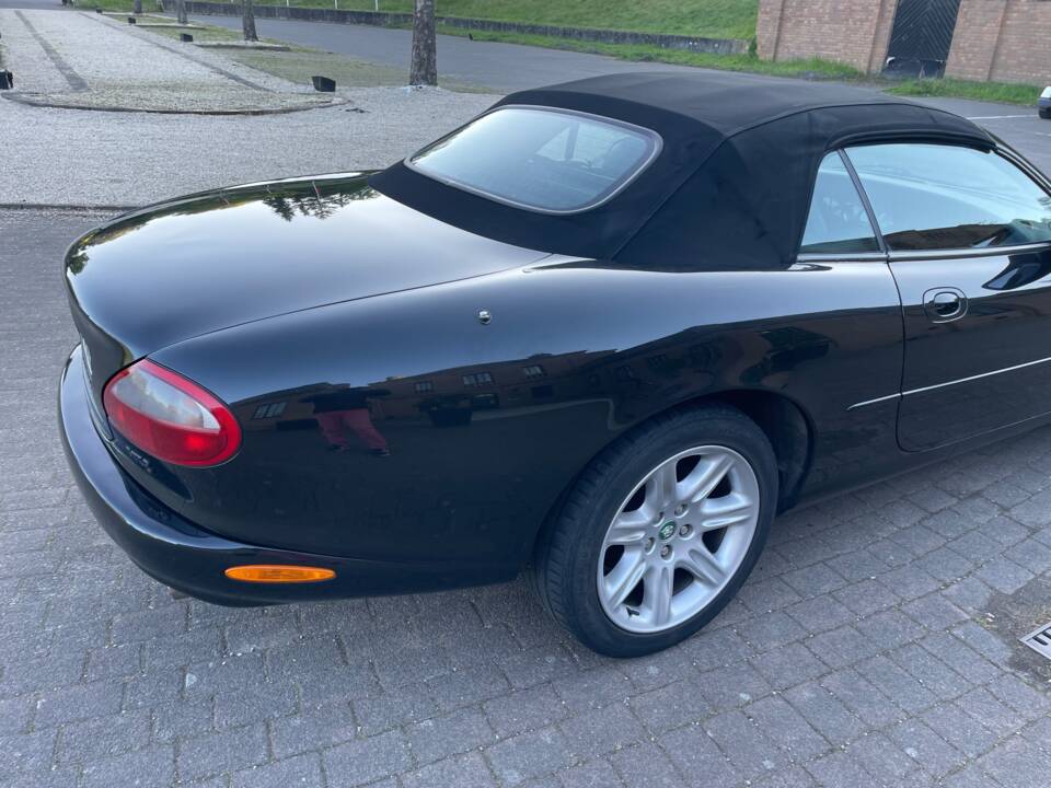 Imagen 11/46 de Jaguar XK8 4.0 (1997)
