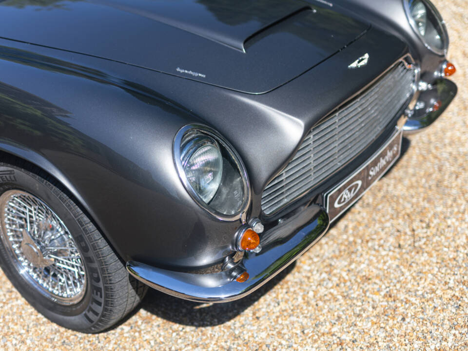 Bild 34/50 von Aston Martin DB 6 Vantage (1970)
