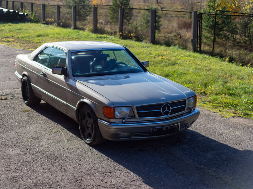 Image 7/95 of Mercedes-Benz 560 SEC (1985)