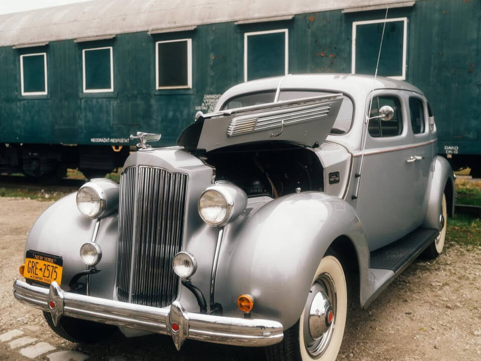 Image 2/15 de Packard Eight (1938)