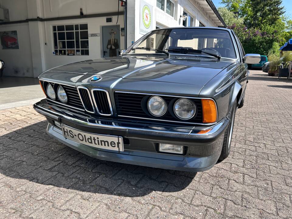 Image 18/23 de BMW 635 CSi (1985)
