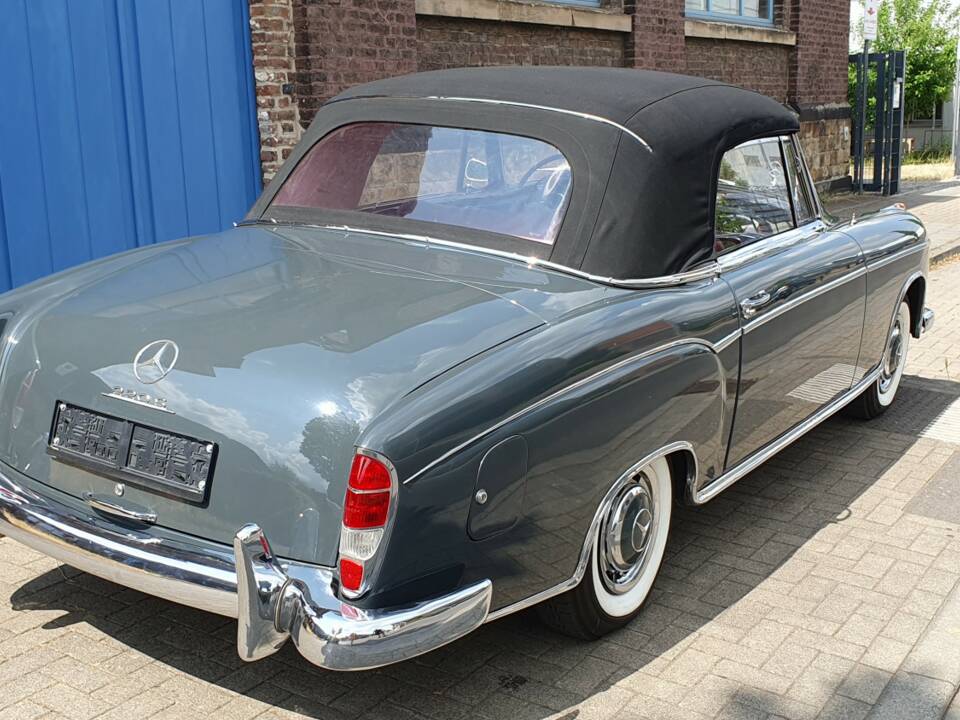 Bild 59/73 von Mercedes-Benz 220 S Cabriolet (1957)