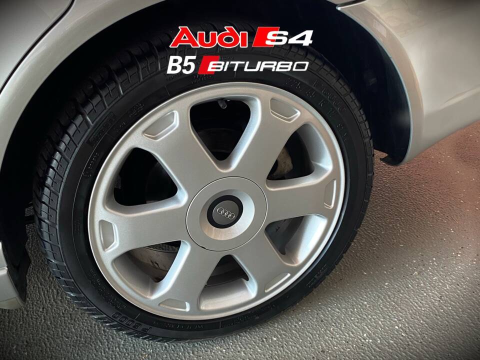 Image 21/50 of Audi S4 Avant (2001)
