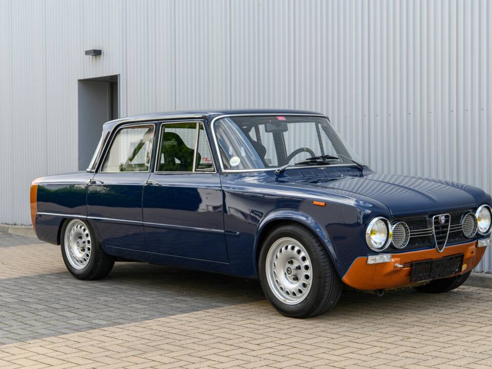 Image 30/56 of Alfa Romeo Giulia Super 1.3 (1974)
