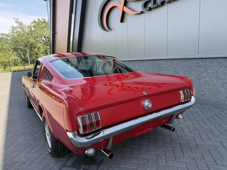 Image 2/50 de Ford Mustang 390 GTA (1966)