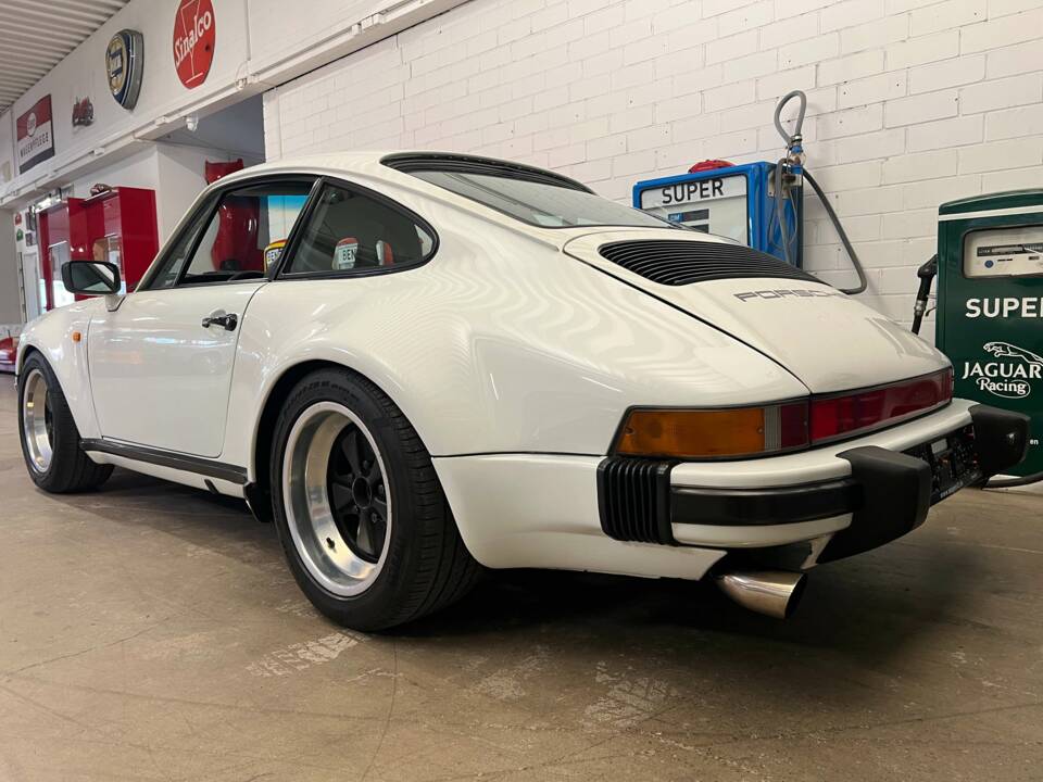 Image 10/15 of Porsche 911 Carrera 3.2 (1988)