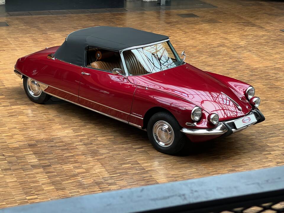 Immagine 7/33 di Citroën DS 19 Usine (1963)