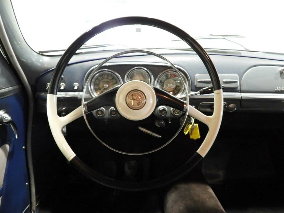 Image 6/15 of Alfa Romeo 2000 Spider (1958)
